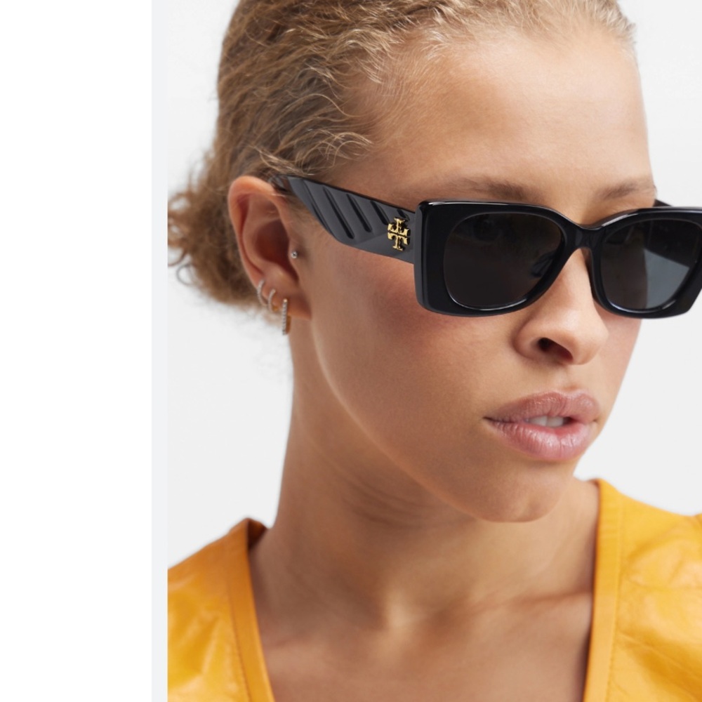 Tory Burch 52mm Chunky Cat Eye Sunglasses in Black